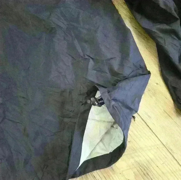 EDDIE  BAUER mens Medium Black, light spring/fall Nylon jacket - Picture 9 of 15